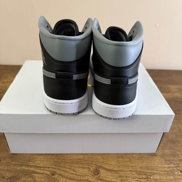 Jordan 1 Mid ‘Shadow’ (W) size 7.5W/6M - Picture 6 of 10